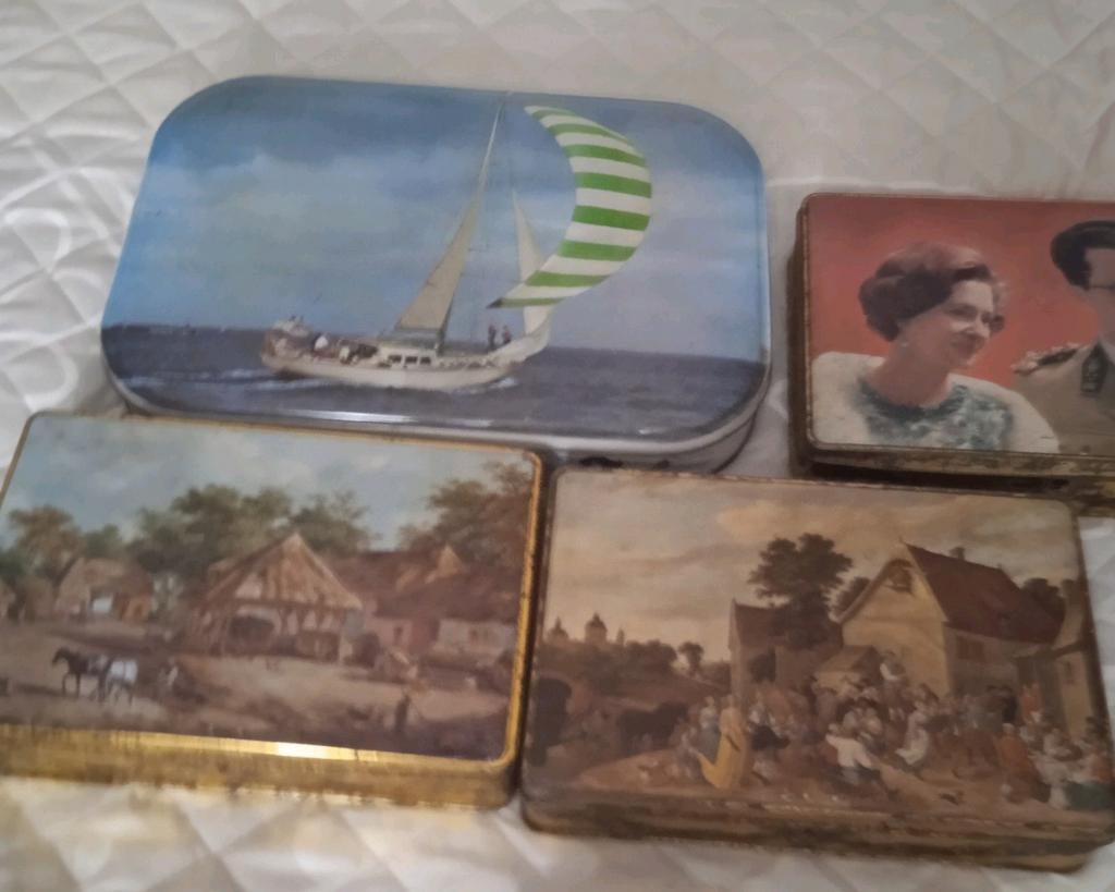 4 boîtes de chocolat en étain. Jacques, à vendre séparément, Enlèvement ou Envoi, Comme neuf