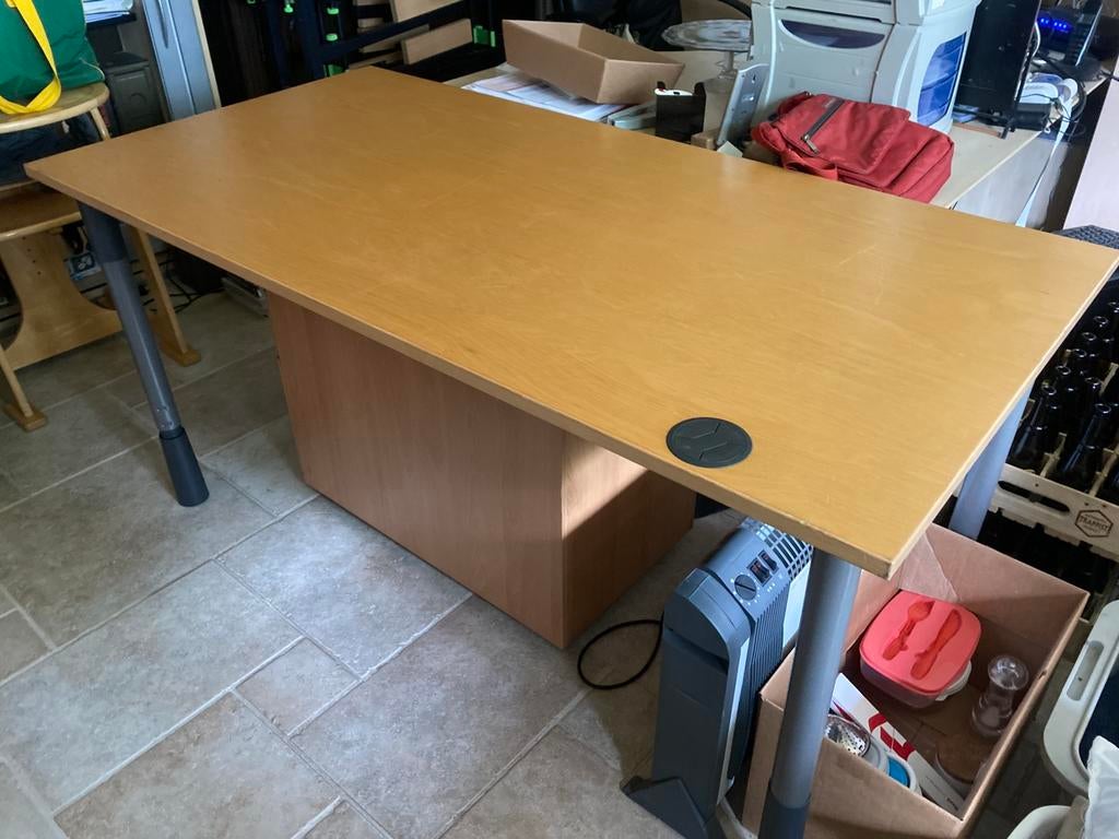 Bureautafel Kinnarps met ladenblok, Ophalen, In hoogte verstelbaar, Gebruikt