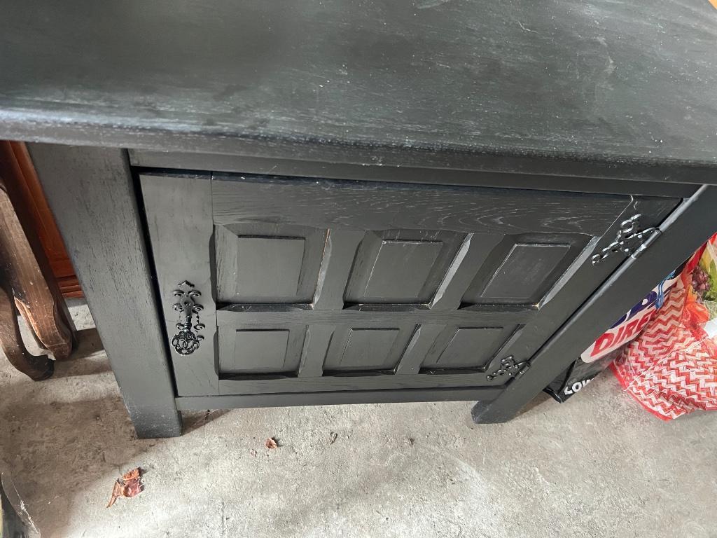 Joli petit meuble, Ophalen