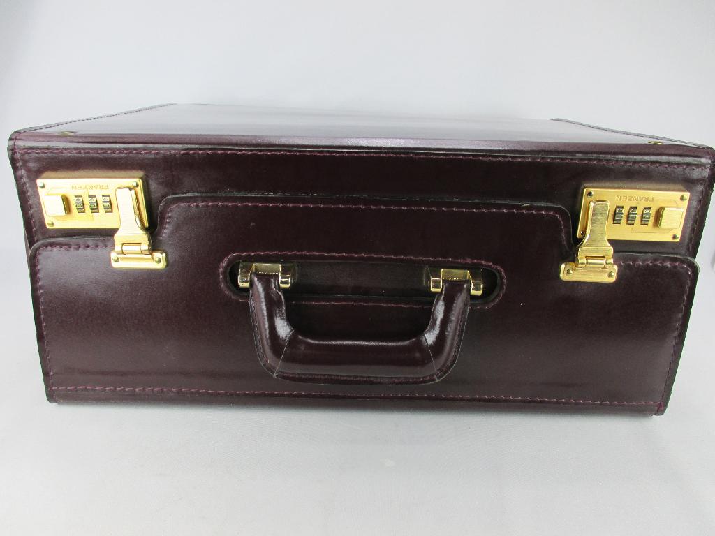 Koffer in leder, 35 à 45 cm, Enlèvement ou Envoi, Comme neuf, Clé