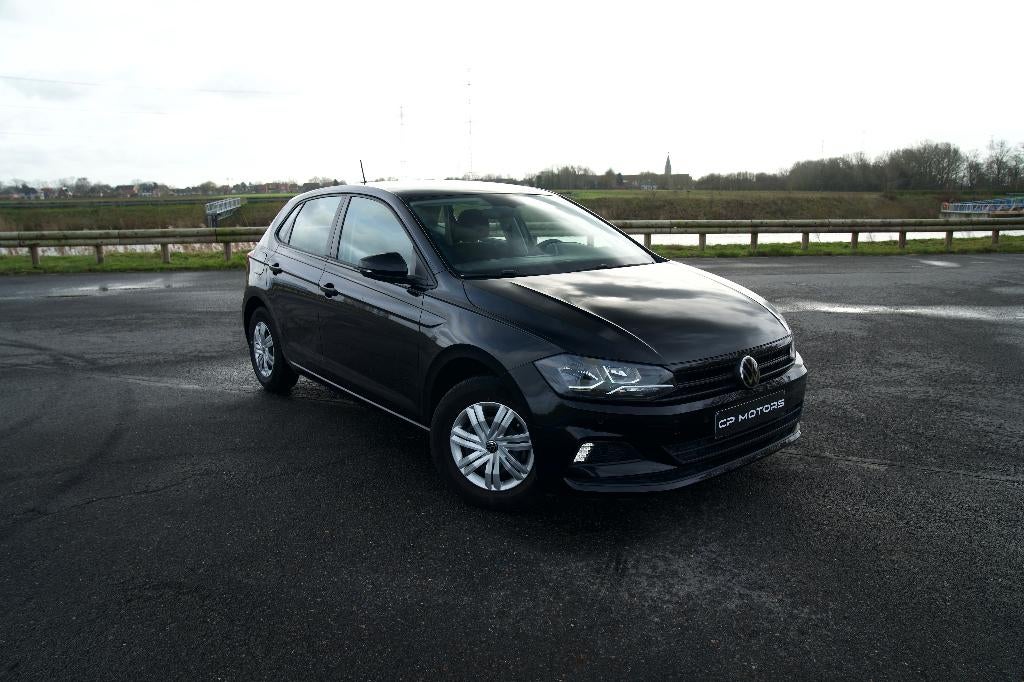 VOLKSWAGEN POLO | 1.0i | APPLE CARPLAY | AIRCO | 1E EIGENAAR, Voorwielaandrijving, Stof, https://public.car-pass.be/vhr/fe615b4e-fd9d-4342-abf8-cc4256f99771
