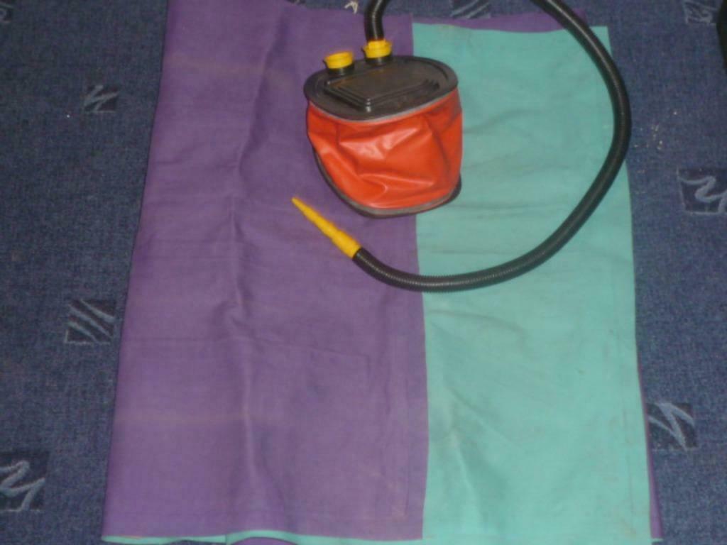 4 sacs de couchage et 1 matelas pneumatique, Enlèvement, Utilisé