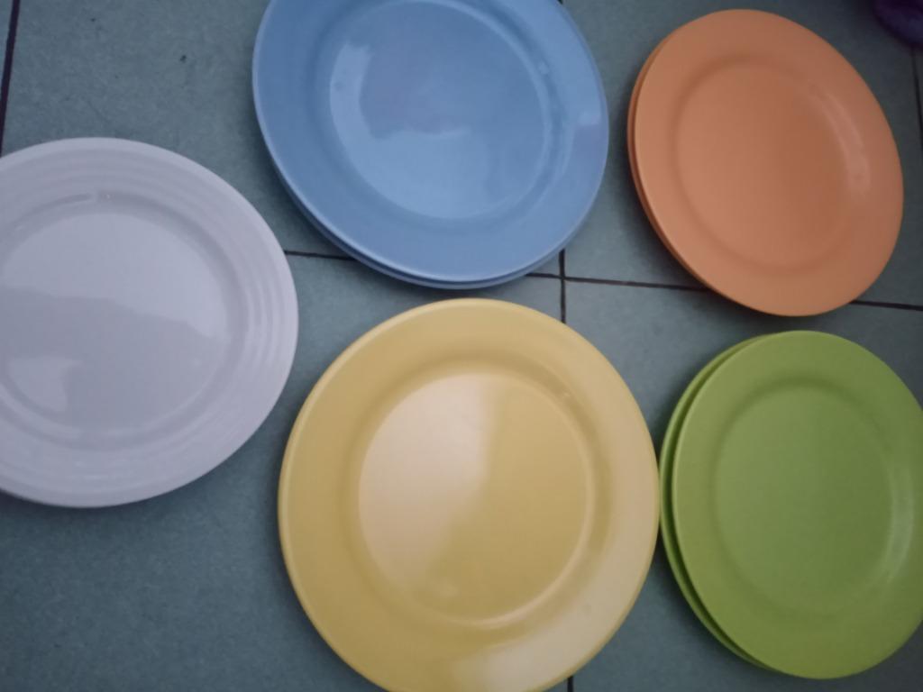 Petite assiette blanche, colorées, Enlèvement