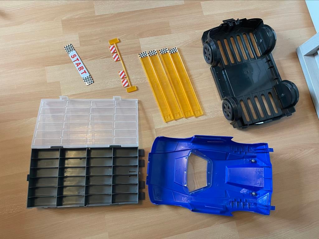 Voiture transformable avec boîte rangement 24 petites autos