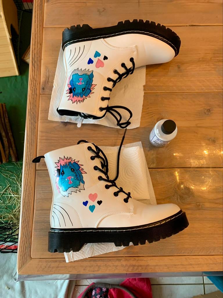 Boots met caviatekening (maat 40) NIEUW, Wit, Lage of Enkellaarzen, Nieuw, Ophalen of Verzenden