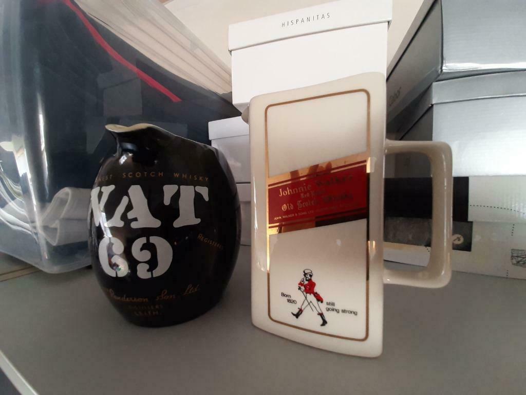 2 cruchons VAT 69 et Johnnie Walker, Collections, Enlèvement ou Envoi, Neuf, Autres types