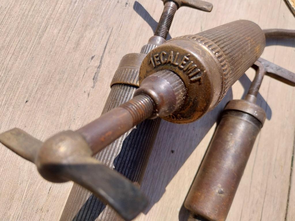 Pompes à graisse tecalémit, Ophalen