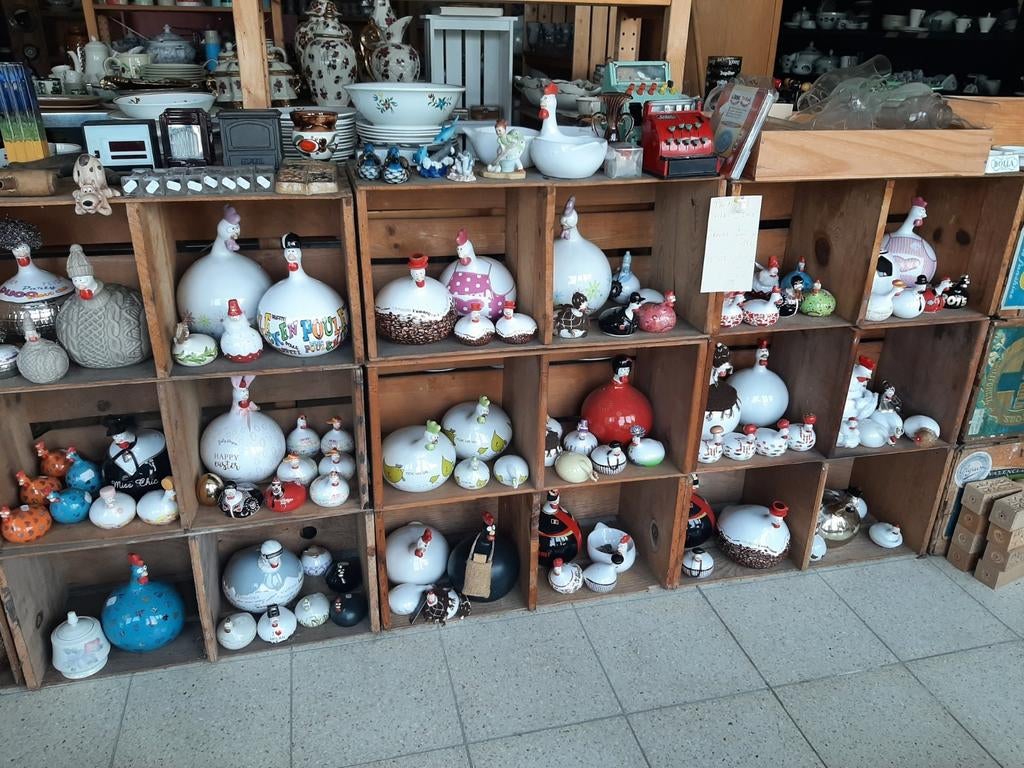 Poules J-Line * Petites poules : 7€/pc * Moyennes : 15€/pc, Comme neuf