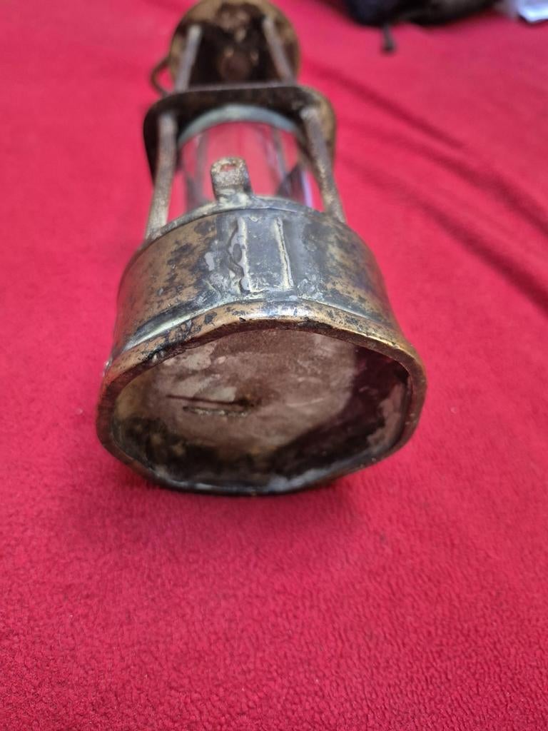 Ancienne lampe de mineur quinquet en métal et laiton, Enlèvement
