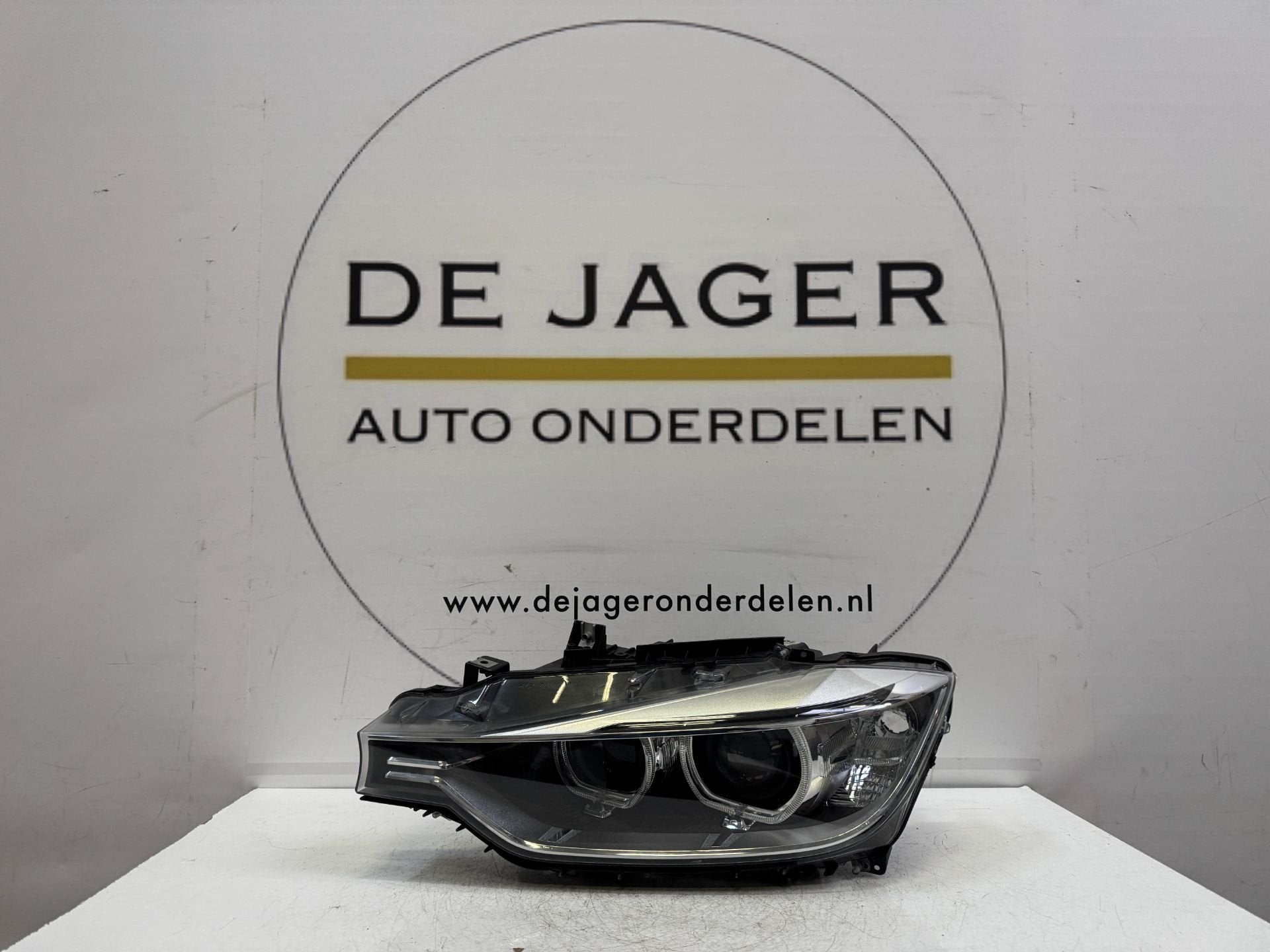 Phare avant gauche LED bi-x non pour BMW F30 F31 S rie 3 725, Autos : Pièces & Accessoires, Éclairage, Petuelring 130
80788  Munich, DE