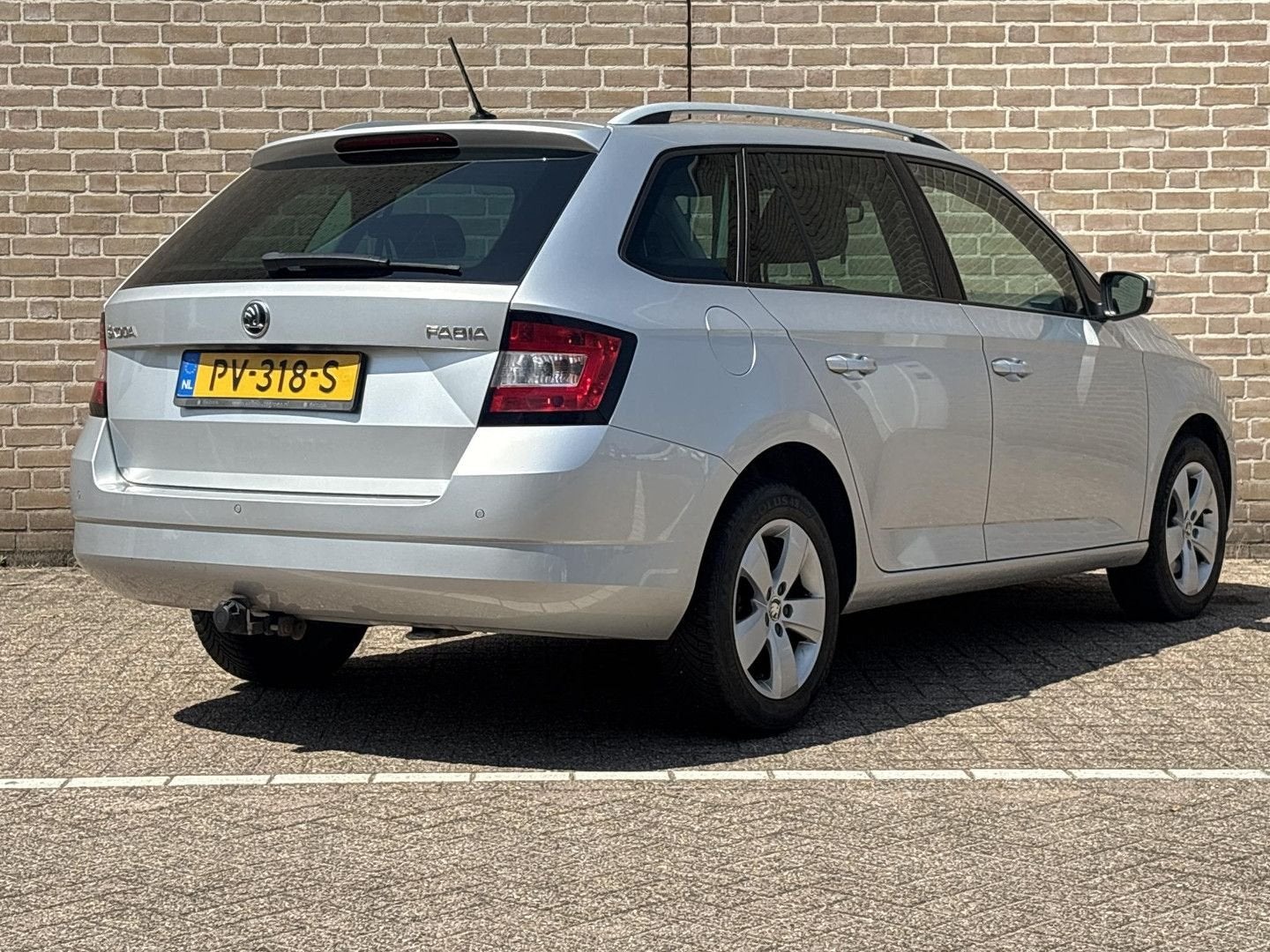 Skoda Fabia Combi 1.0 TSI Style Business DSG Automaat | € 4., Auto's, Skoda, Automaat, Zwart, Bedrijf, Break