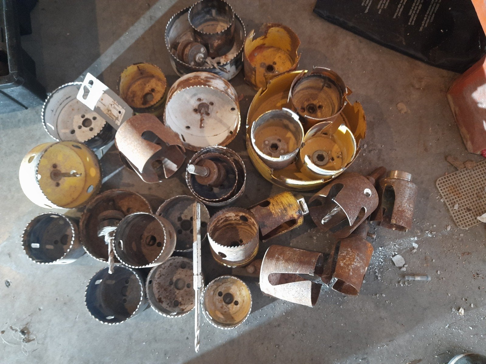 lot klok boren met adapters en centraal boren., Bricolage & Construction, Outillage | Pièces de machine & Accessoires, Enlèvement