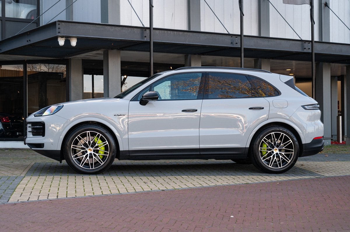 Porsche Cayenne 3.0 S E-Hybrid (bj 2024, automaat), Auto's, Automaat, Gebruikt, Euro 6, Overige kleuren