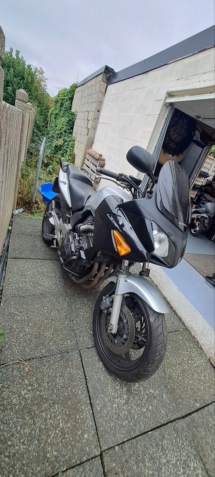 honda 600 cbf complète pour pièces, Particulier