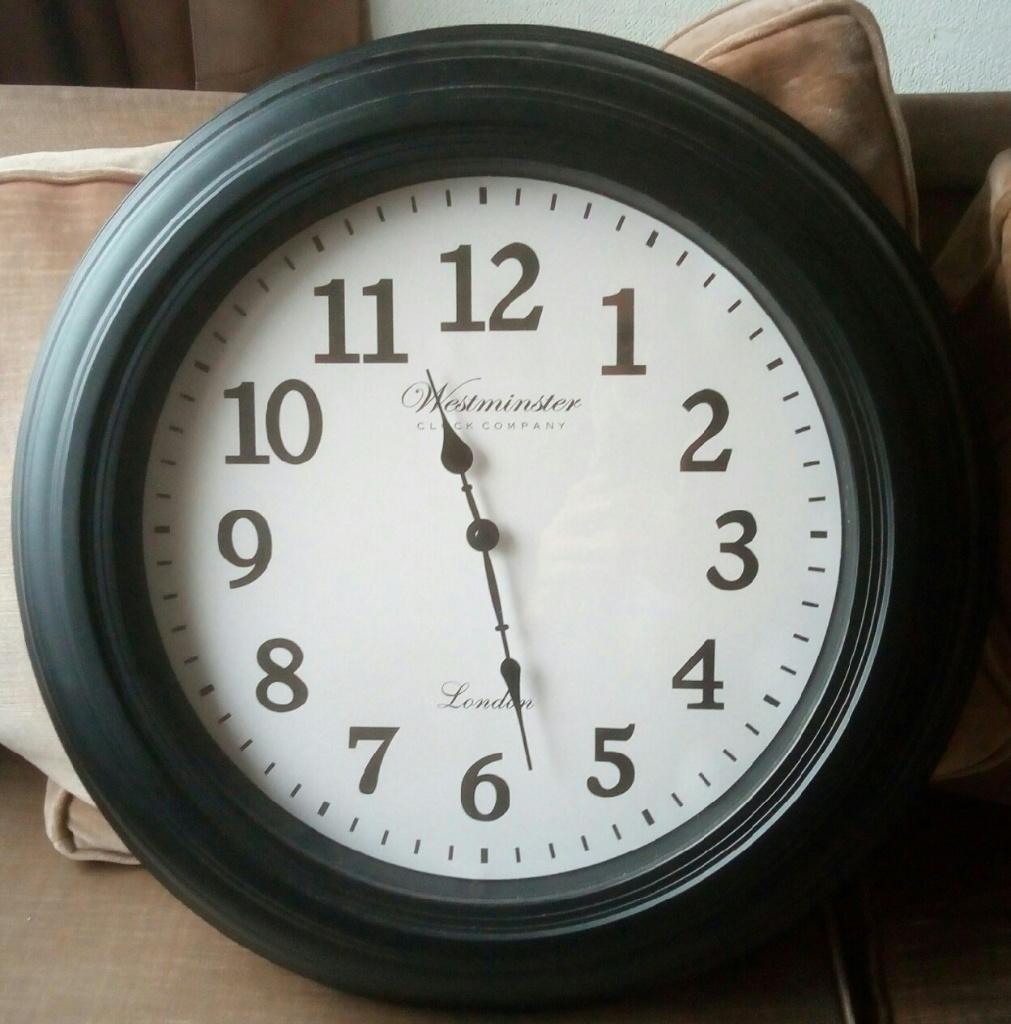 Wandklok, Enlèvement, Horloge murale