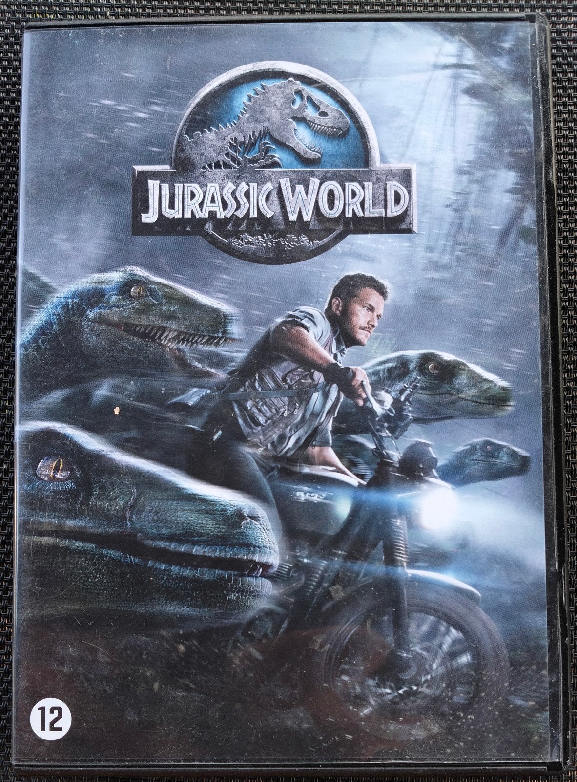 Jurassic World, Enlèvement