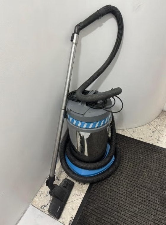 Professionele stofzuiger, voor garage, bouwplaats, woning, Elektronische apparatuur, Ophalen, Stille werking, Zo goed als nieuw