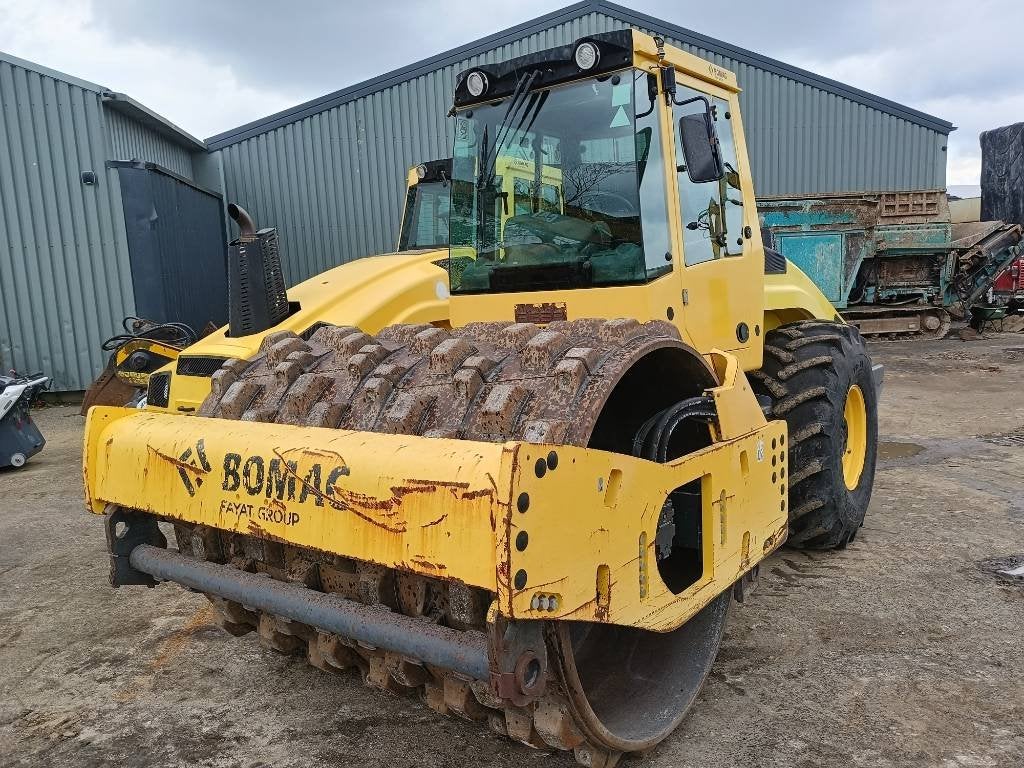 Bomag BW 213 D H-4 i wals schaappoot sheepfoot roller