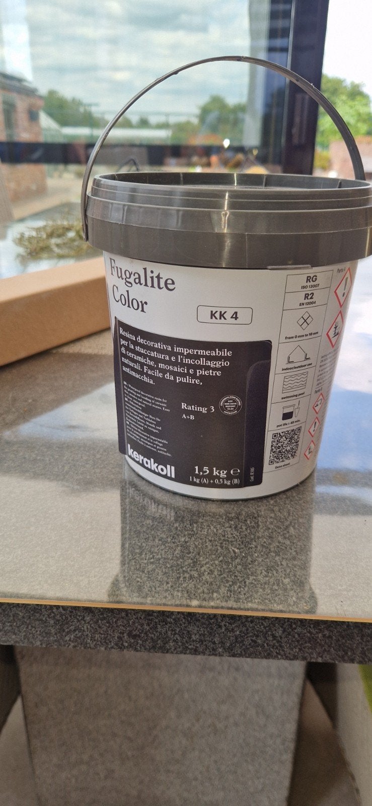 Waterbestendige voegspecie Fugalite, Ophalen