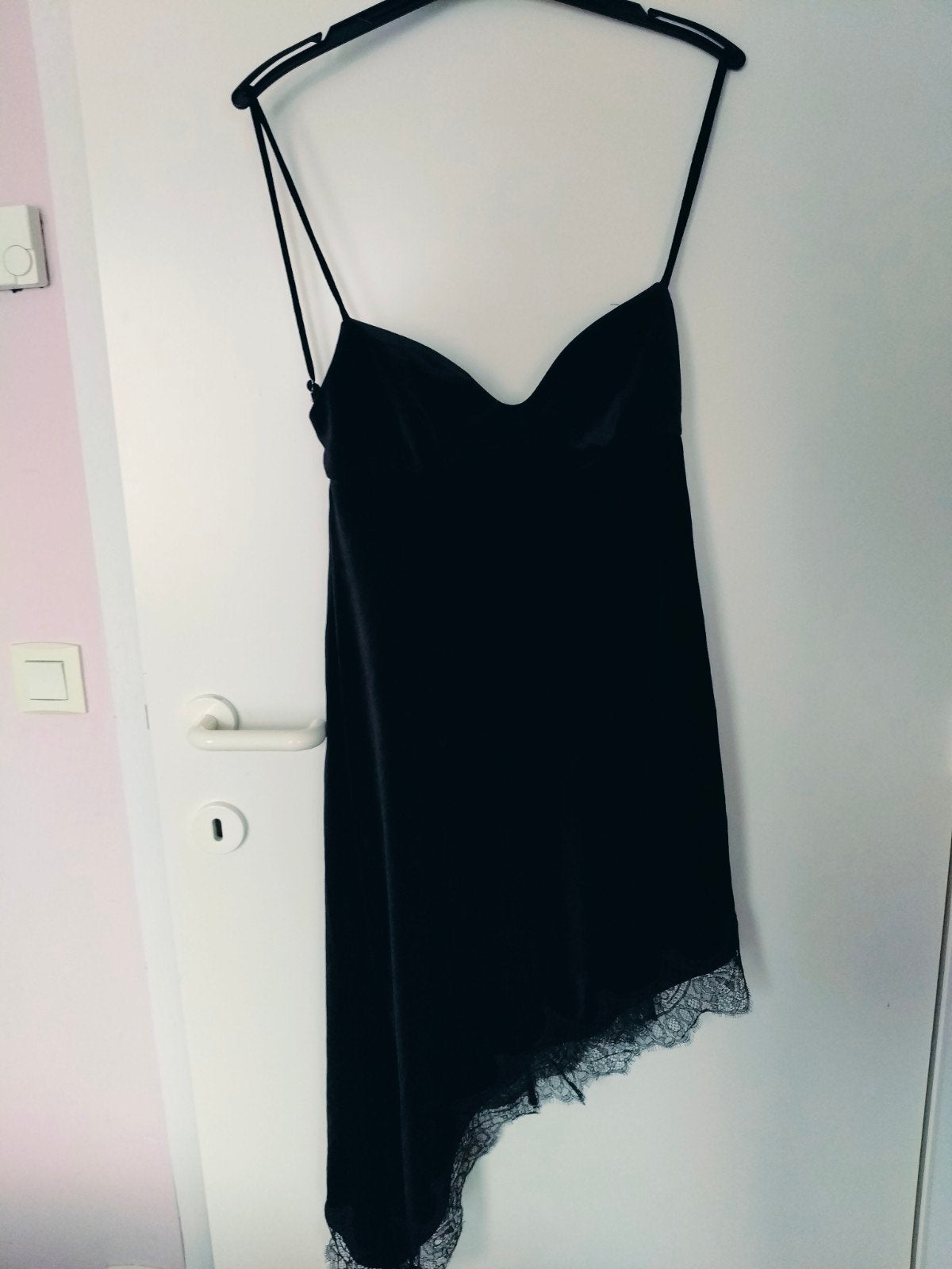 zwarte,nieuwe kledtje van Zara, nieuw,maat,L, velours,heel m, Kleding | Dames, Ondergoed en Lingerie, Zara Woman, Ophalen of Verzenden