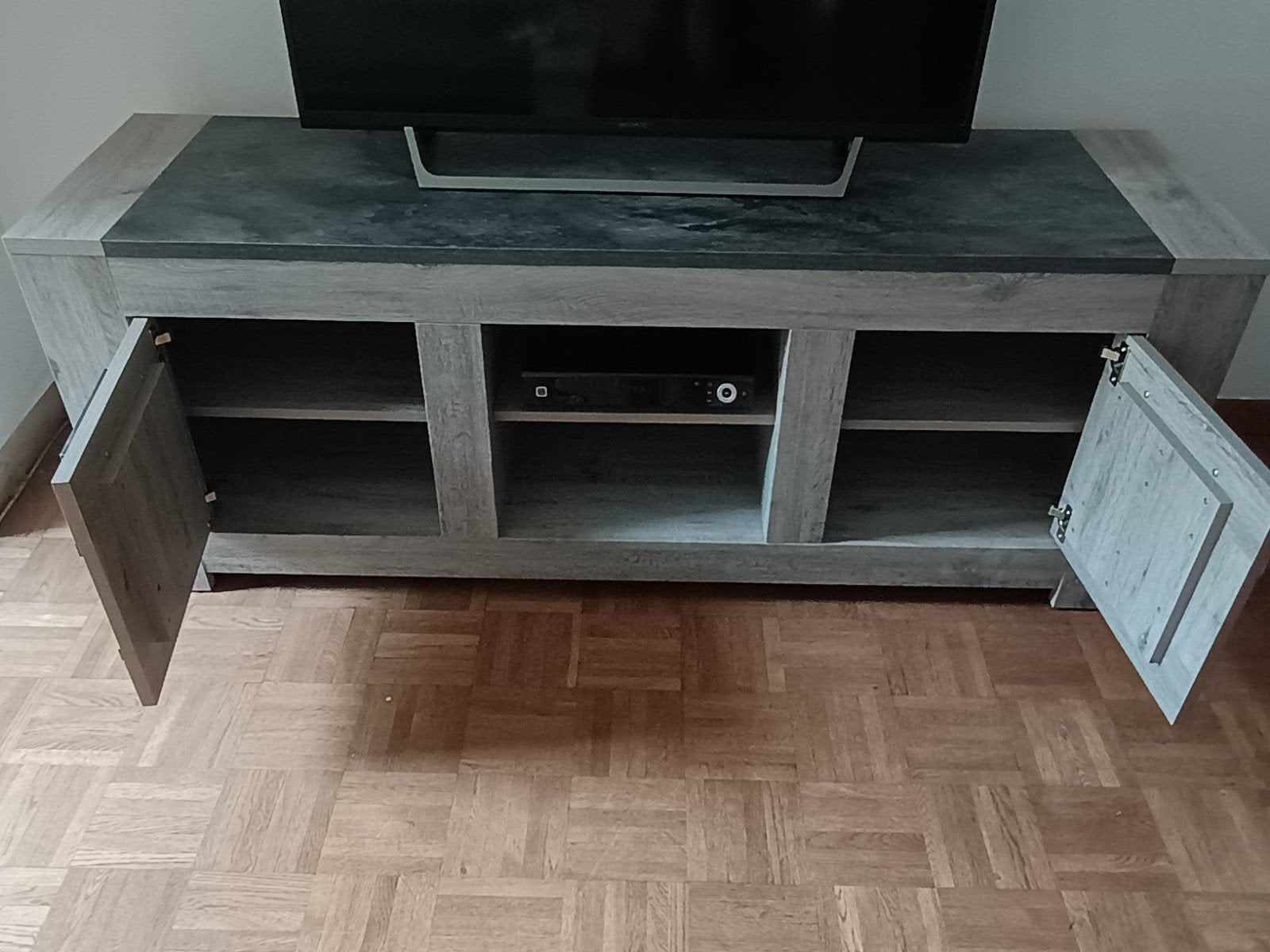 Grijs kleurige eetkamer met 6 stoelen ., Huis en Inrichting, Ophalen