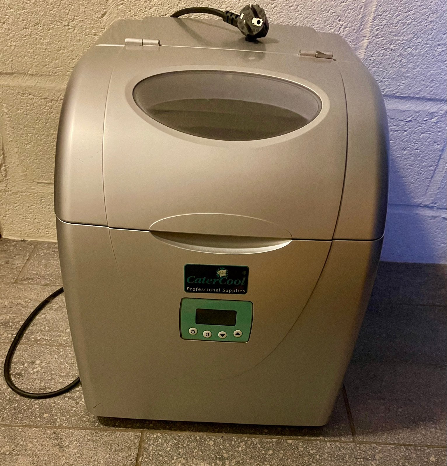 Ijsblokjesmachine, Enlèvement, Utilisé