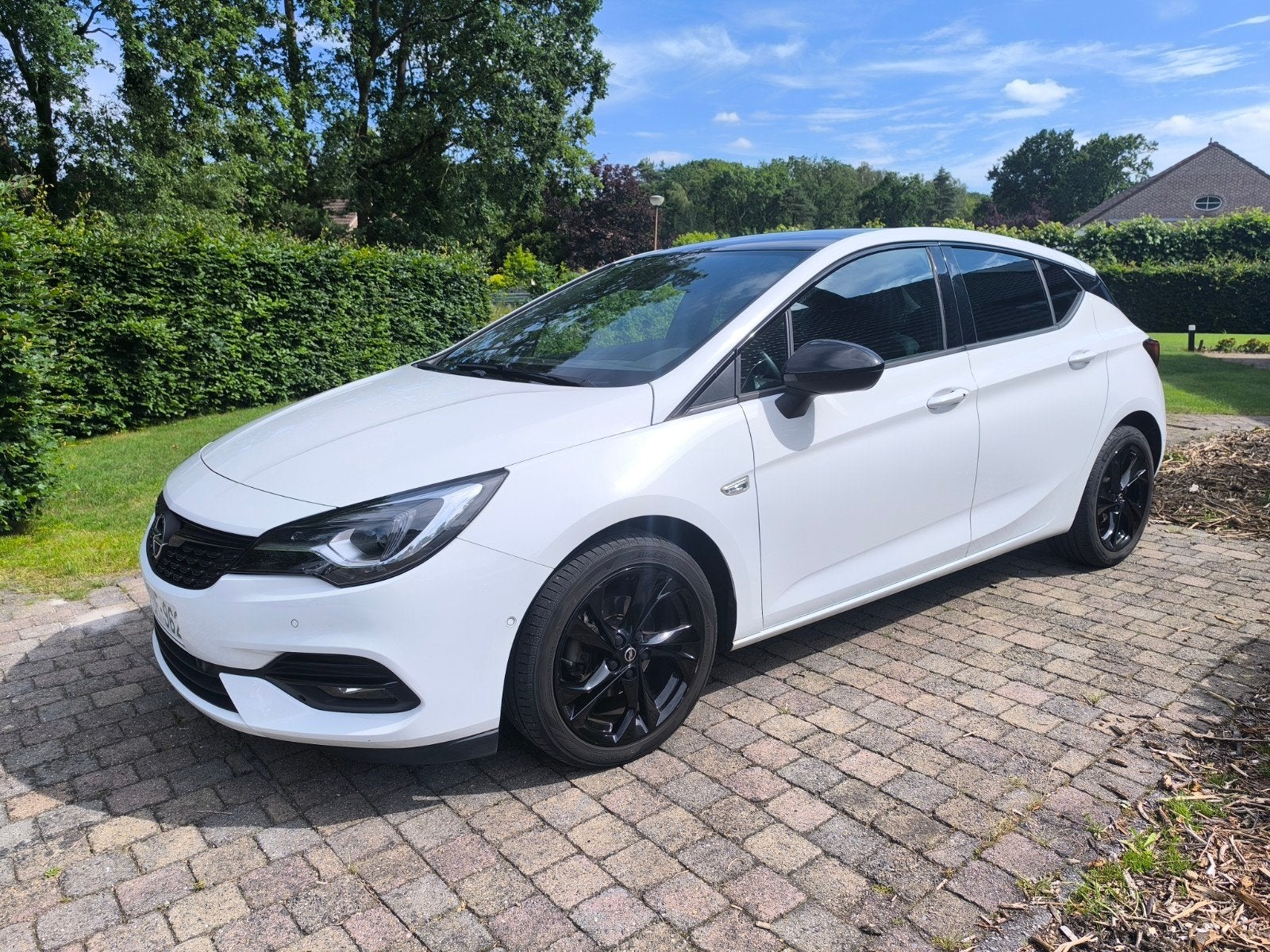Opel Astra+ "Black Edition"  #benzine #euro 6d met GARANTIE, Auto's, Wit, 5 deurs, Astra, Leder en Alcantara