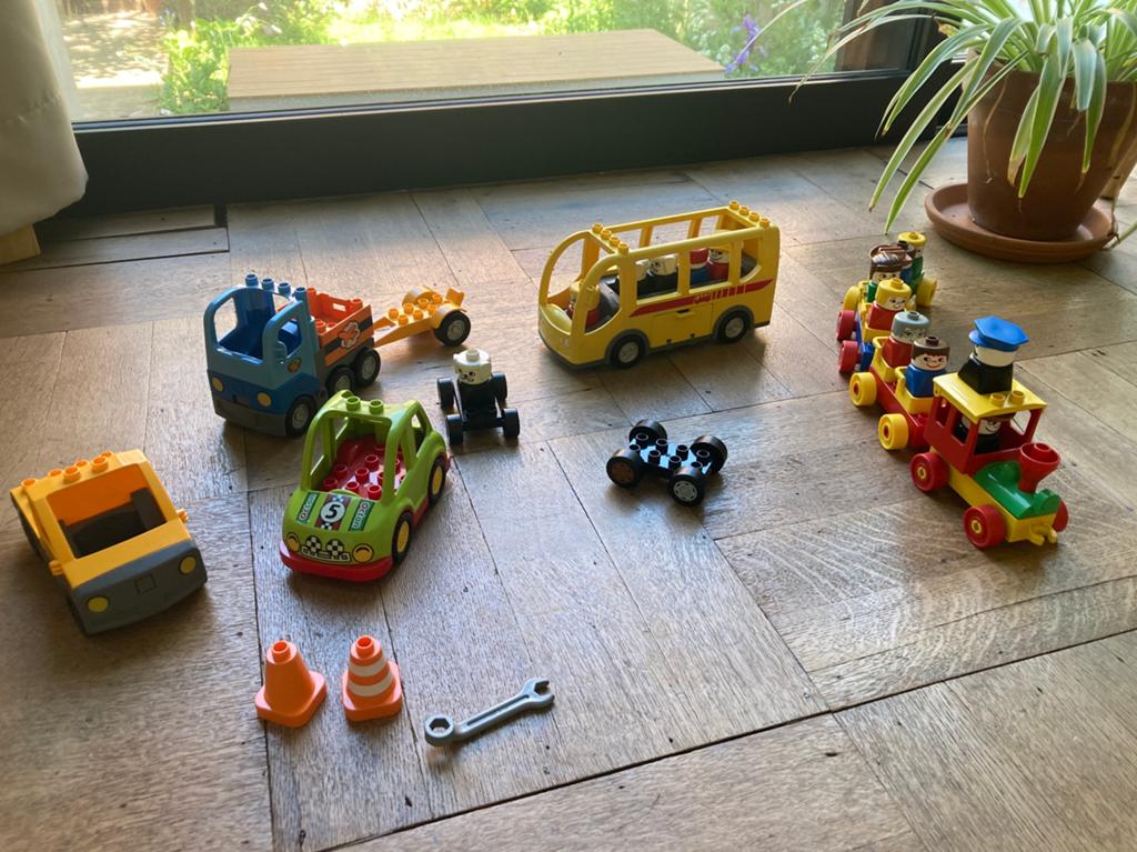 Duplo trein, bus, vrachtwagens, etc met mannetjes, Ophalen