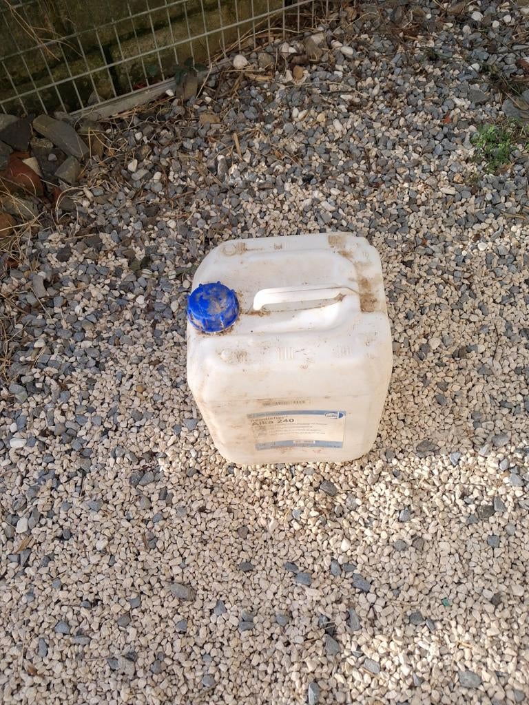 20 Bidons  de  20 litres, Ophalen of Verzenden