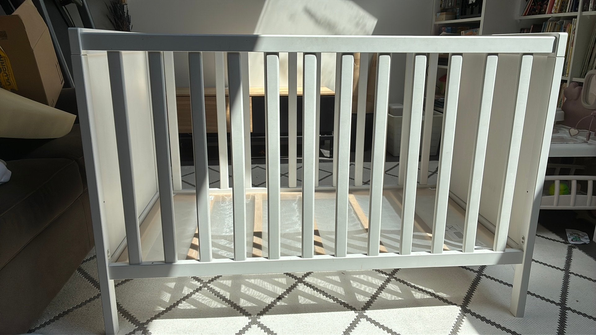 Ledikant Sundvik IKEA 60x120 met lattenbodem, Kinderen en Baby's, Ophalen, Zo goed als nieuw, Ledikant