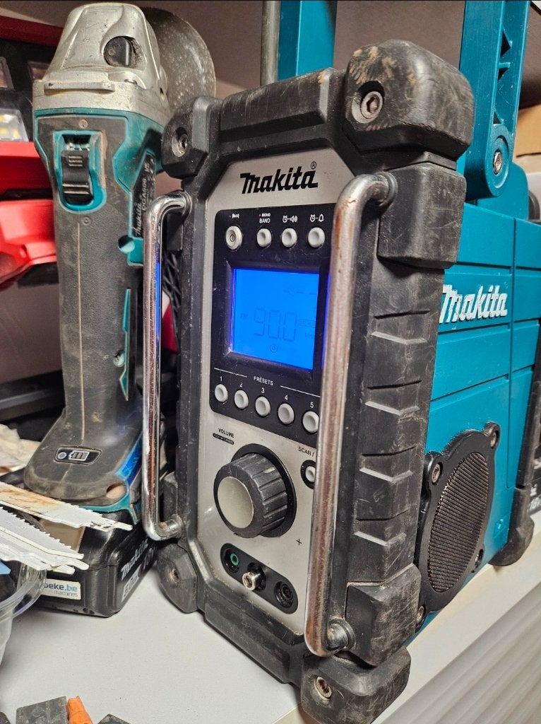Radio de chantier Makita VHF FM AUX USB étanche, TV, Hi-fi & Vidéo, Enlèvement ou Envoi, Comme neuf, Radio de chantier