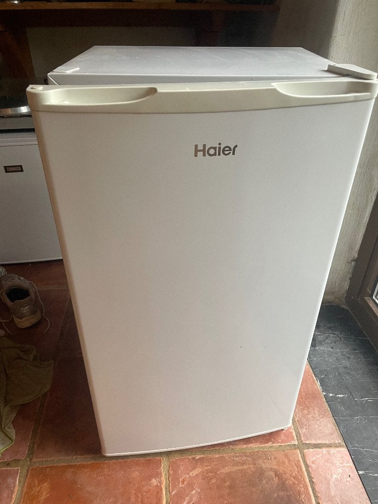 A-koelkast zonder vriesvak, Minder dan 75 liter, Energieklasse A of zuiniger, 45 tot 60 cm, Ophalen