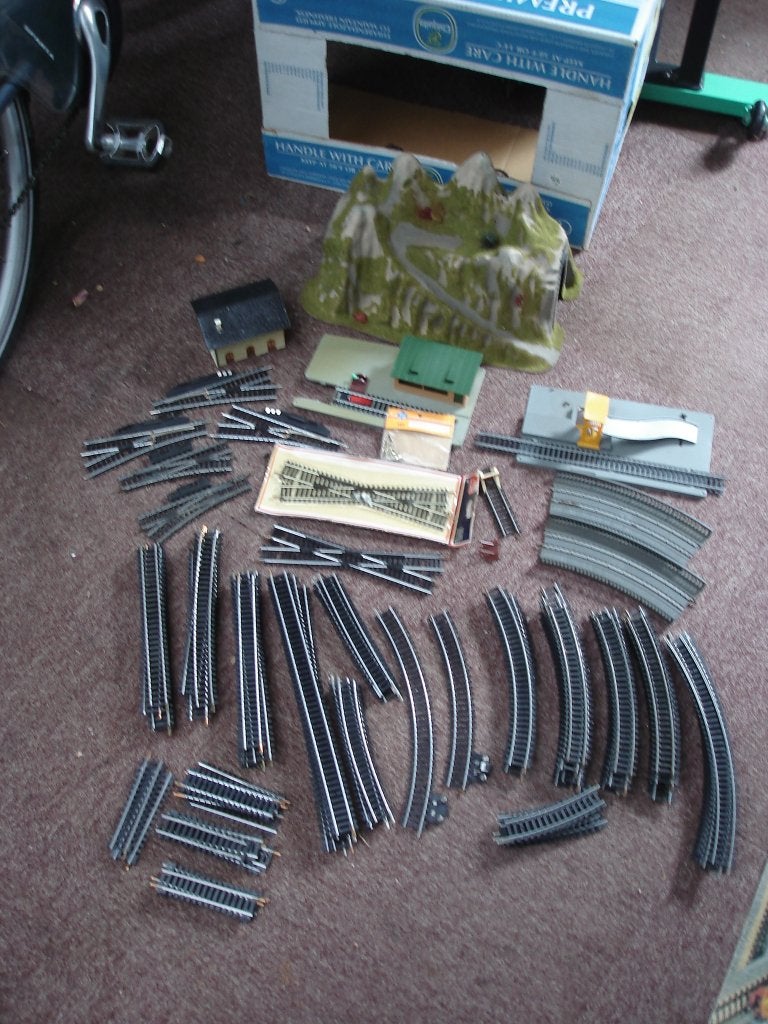 Lot HO rails wissels kruisingen & 2x folder Marklin 1986/87, Hobby en Vrije tijd, Modeltreinen | H0, Gebruikt, Rails, Ophalen