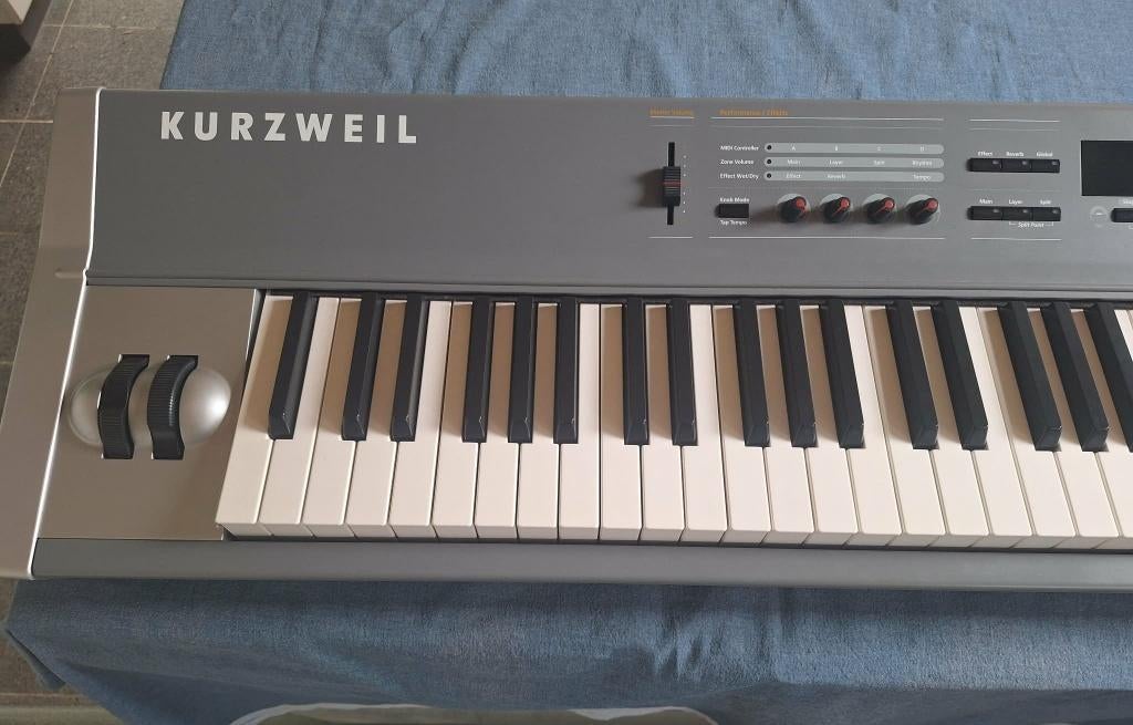 TE KOOP - KURZWEIL SP2X, 88 toetsen, Zo goed als nieuw, Midi-aansluiting, Ophalen