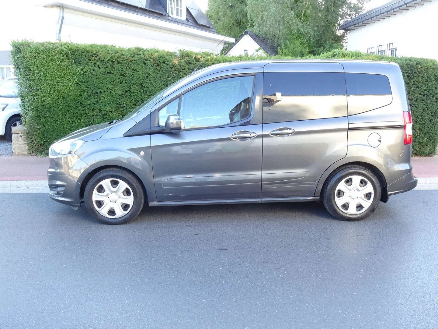 Ford Tourneo Courier Tourneo Courier 1.0 EcoBoost Sport, Auto's, https://public.car-pass.be/vhr/cab08e9a-1337-4cb1-907f-820bb166d35f
