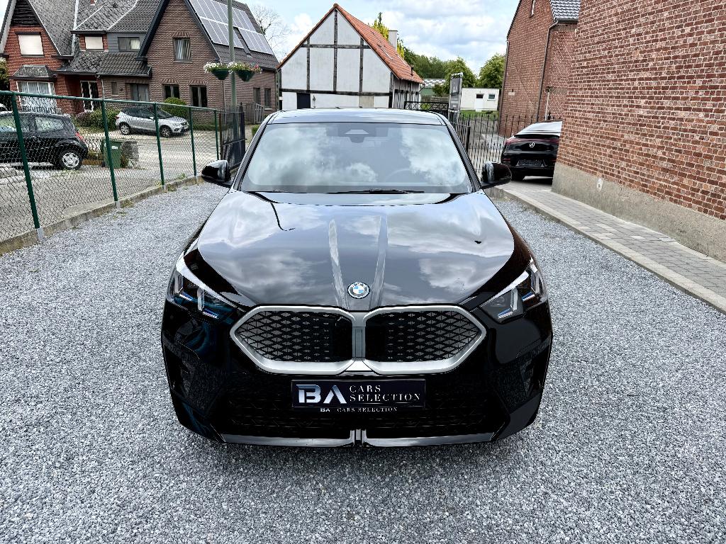 BMW iX2 66.5 kWh eDrive20 M Editie | Massage! | H & K | Pano, Auto's, https://public.car-pass.be/vhr/27a081f0-36c5-4ca8-ade9-530474c92b96