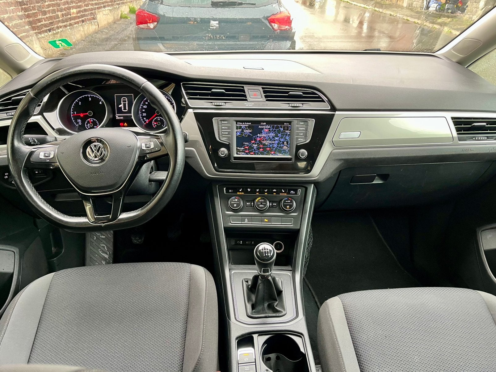 VW TOURAN 2016, Auto's, Dealer onderhouden, Euro 6, Particulier, Zilver of Grijs