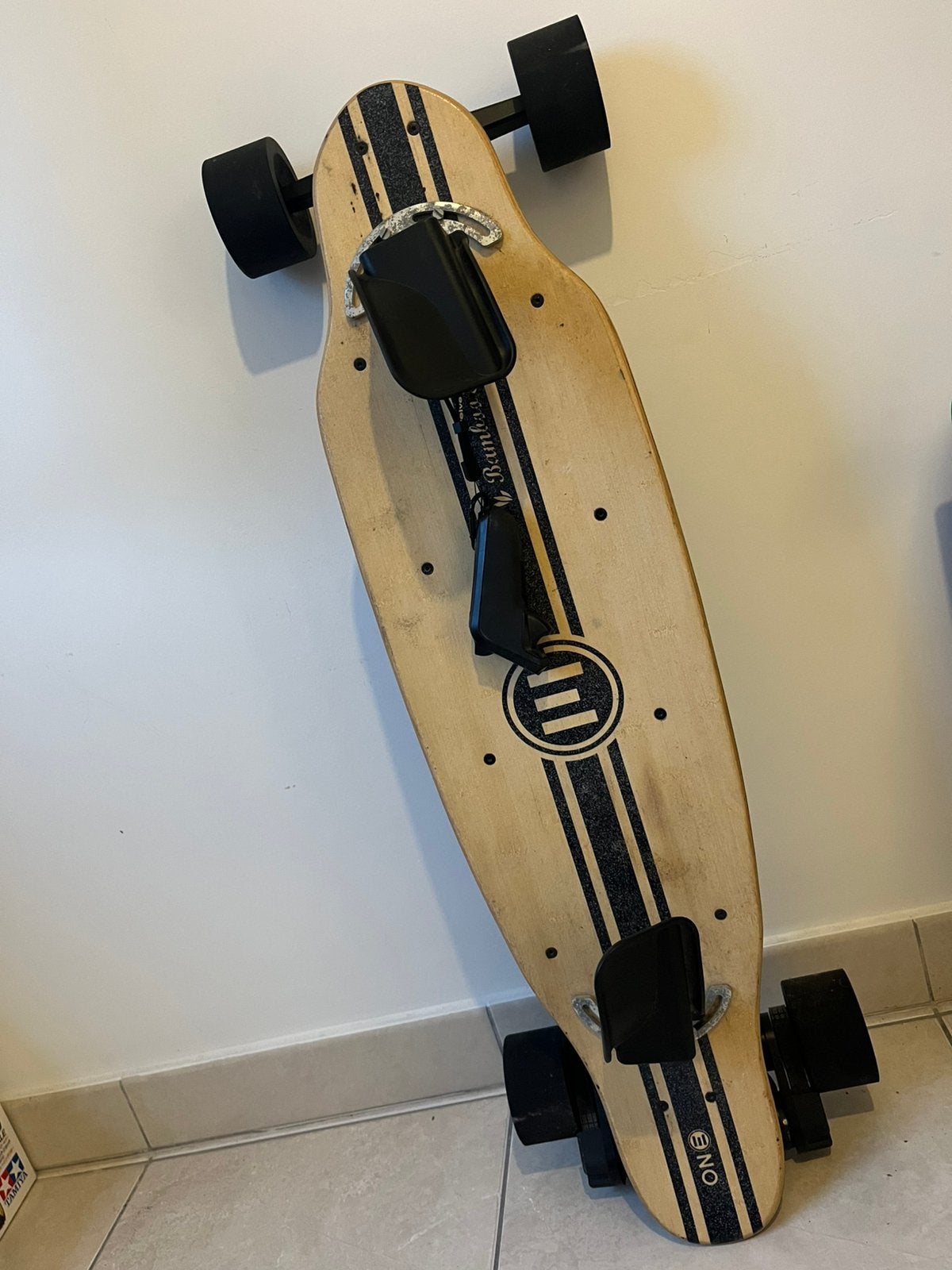 Skate électrique Bambou One, Sports & Fitness, Skateboard, Enlèvement, Comme neuf