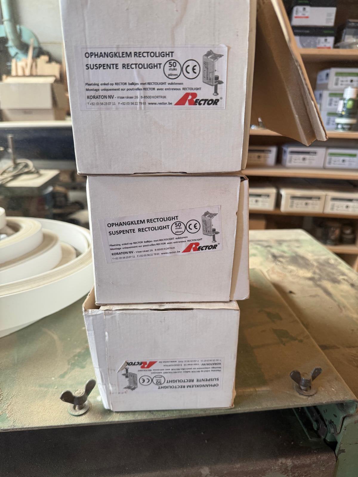 Lot ophangklemmen RECTOLIGHT, Doe-het-zelf en Bouw, Kratten en Dozen, Ophalen, Zo goed als nieuw