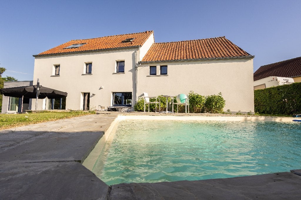 Gerenoveerd huis met zwembad - Chaumont-Gistoux, Immo, Huizen en Appartementen te koop, Provincie Waals-Brabant, 500 tot 1000 m²
