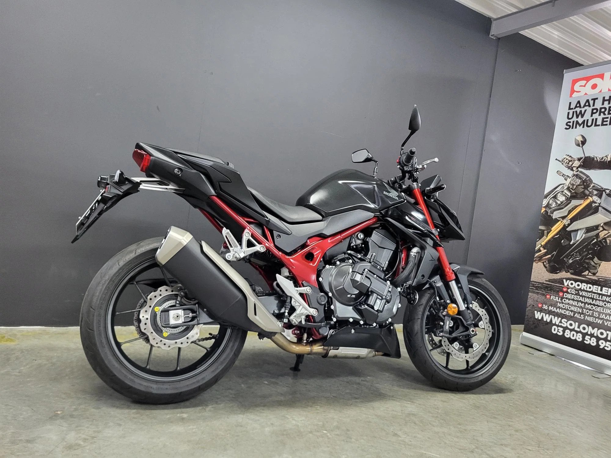 Honda Hornet 750 e-clutch plezier in nieuwstaat (bj 2026), Motoren, 750 cc, Meer dan 35 kW, Overig, Handgeschakeld