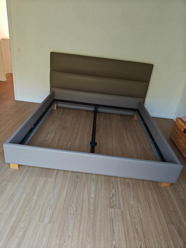 Bed / frame Tempur, Huis en Inrichting, Slaapkamer | Bedden, Ophalen, Overige materialen, Gebruikt, Beige