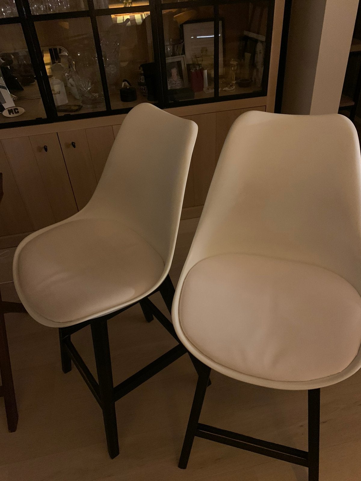 2 moderne barkrukken wit/zwart – goede staat, Ophalen, Zo goed als nieuw, Wit