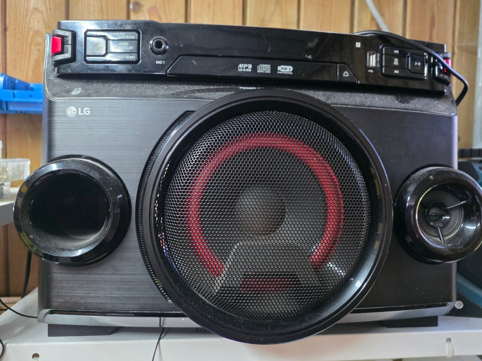 Stereo met ingebouwde boxen merk LG, Ophalen, Zo goed als nieuw, Overige merken