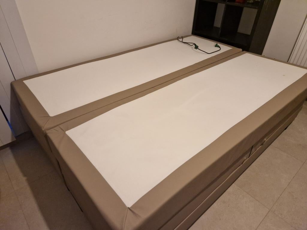 Elektrische boxspring met hoofdsteun, Ophalen, Crème, Gebruikt, Tweepersoons