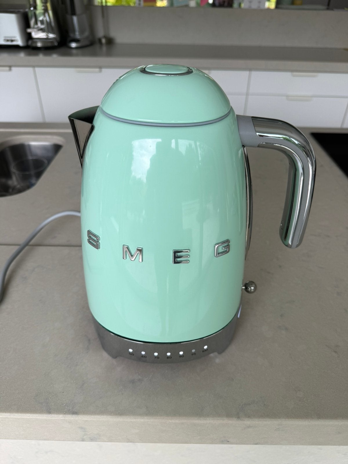 Smeg waterkoker luxe versie met LED, Ophalen, Zo goed als nieuw