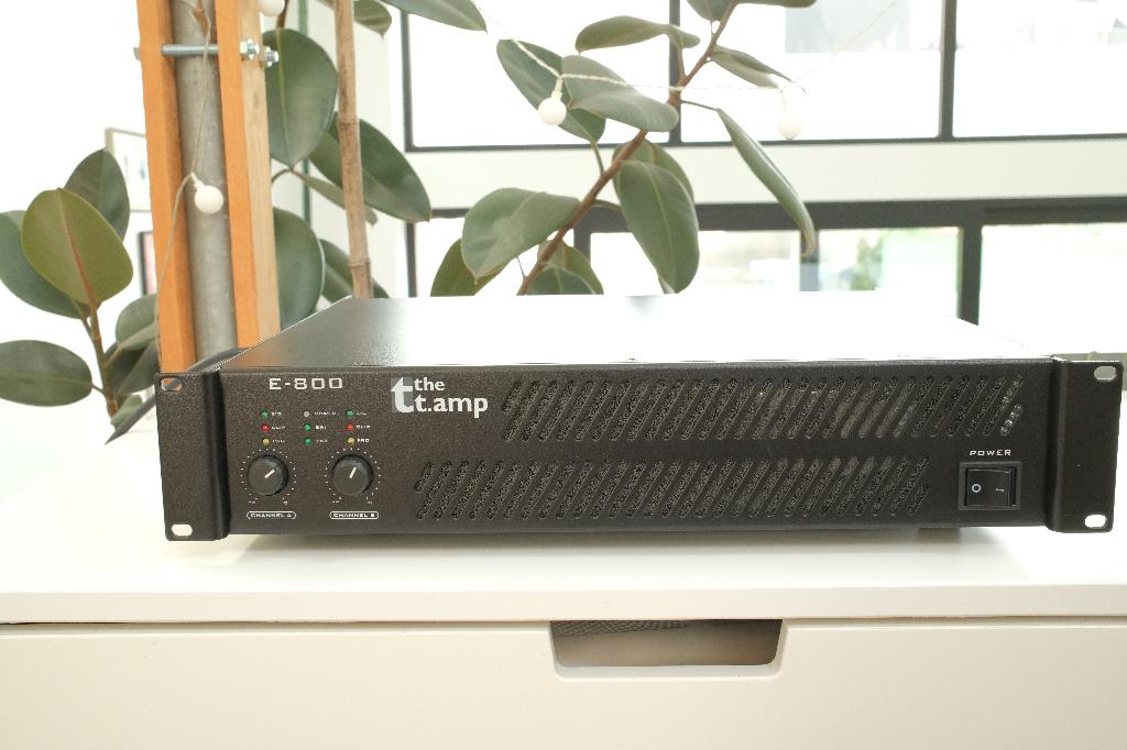 the t.amp E-800 — PA versterker 2x490W, Ophalen, Zo goed als nieuw, 500 tot 1000 watt, P.A.