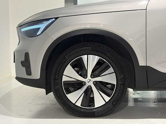Volvo XC40 B3 Mild-hybride + LEDER, Autos, Volvo, Argent ou Gris, Achat, Euro 6, Entreprise