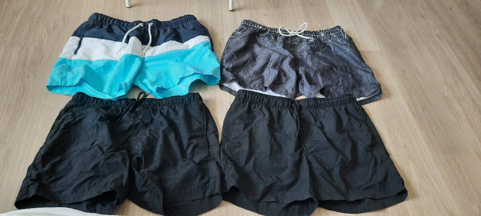 4 zwemshorten maat M   12 euro voor de 4 samen, Vêtements | Hommes, Enlèvement ou Envoi, Taille 48/50 (M)