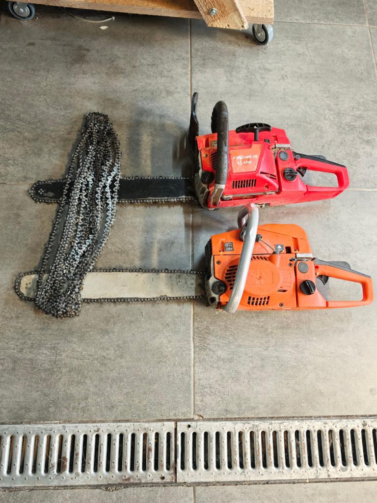2 kettingzagen plus kettingen., Tuin en Terras, Heggenscharen, Benzine, Ophalen